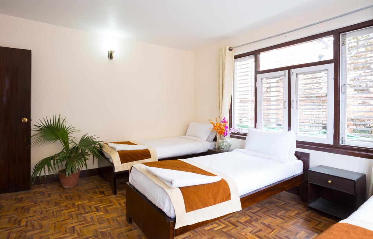 Kathmandu Nomad Hotel Buitenkant foto