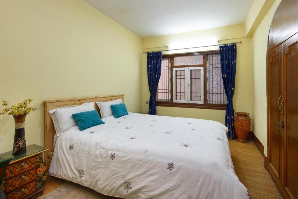Kathmandu Nomad Hotel Buitenkant foto